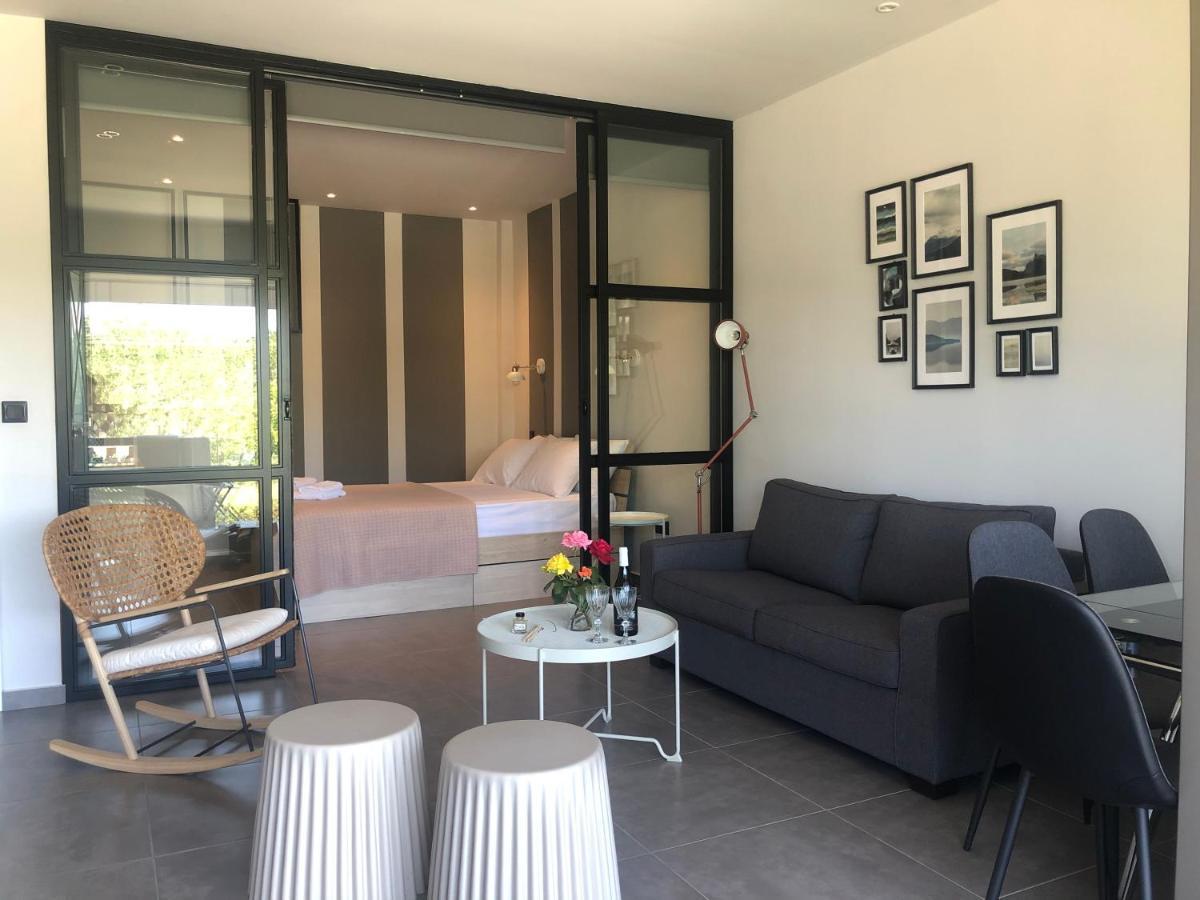 Siviri Suites エクステリア 写真